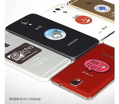 스마트톡 vs 무선충전기, 어떤 휴대폰용품이 더 인기 있을까?